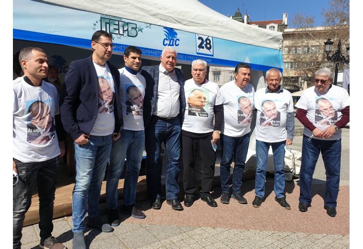 Ръководството на Локомотив Пловдив с категорична подкрепа за Бойко Борисов и ГЕРБ Ръководството на Локомотив Пловдив с категорична подкрепа за Бойко Борисов и ГЕРБ
